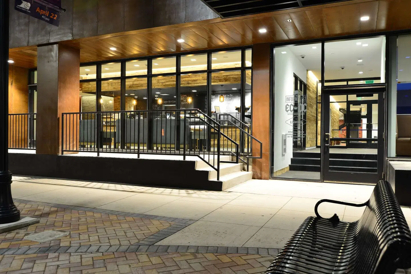 The Lismore Hotel Eau Claire - a DoubleTree by Hilton LOUNGE_LOBBY