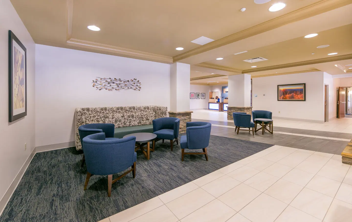 Holiday Inn Express Gatlinburg Downtown by IHG LOUNGE_LOBBY