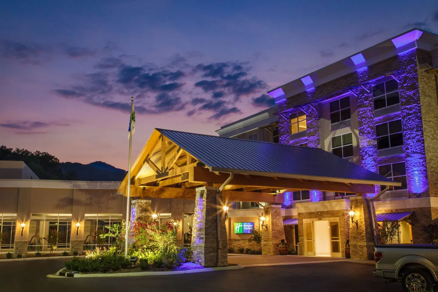 Holiday Inn Express Gatlinburg Downtown by IHG EXTERIOR