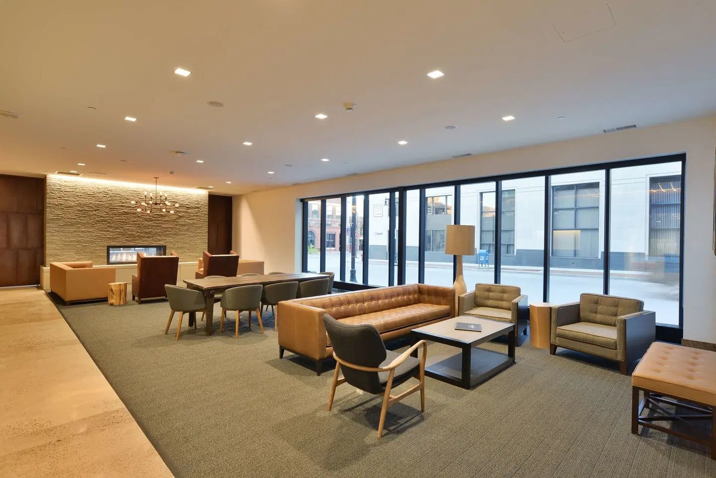 The Lismore Hotel Eau Claire - a DoubleTree by Hilton LOUNGE_LOBBY