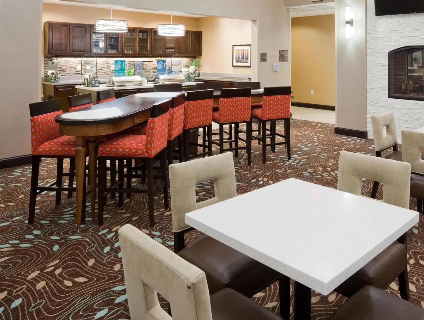 Homewood Suites by Hilton Davenport Bar