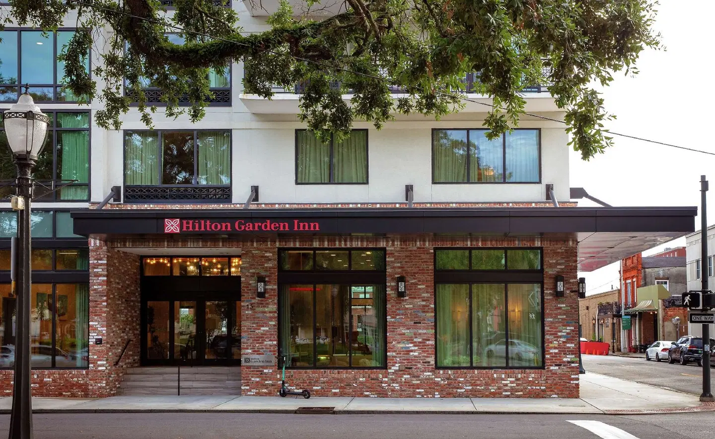 Hilton Garden Inn Mobile Downtown EXTERIOR