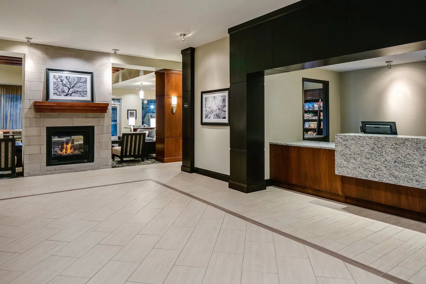 Staybridge Suites Des Moines Downtown by IHG LOUNGE_LOBBY