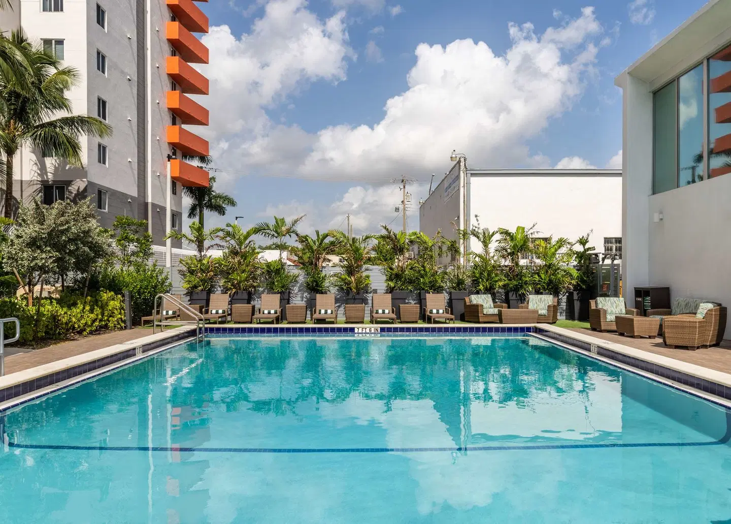 Holiday Inn Miami North - I-95 by IHG OUTDOOR_POOL