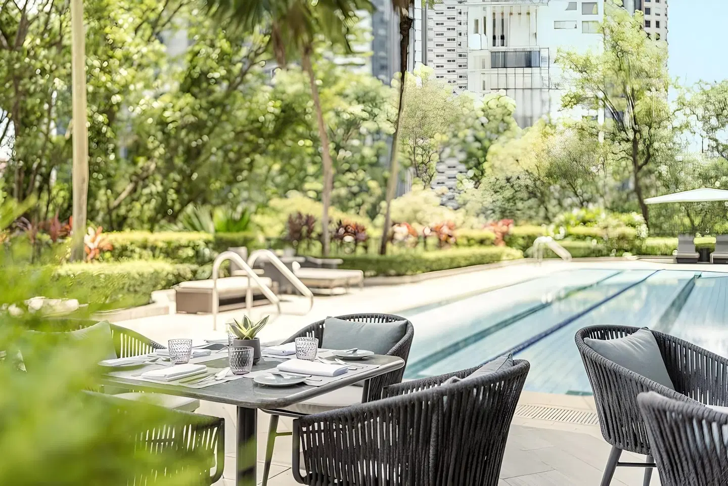 Four Seasons Hotel Singapore Terrasse