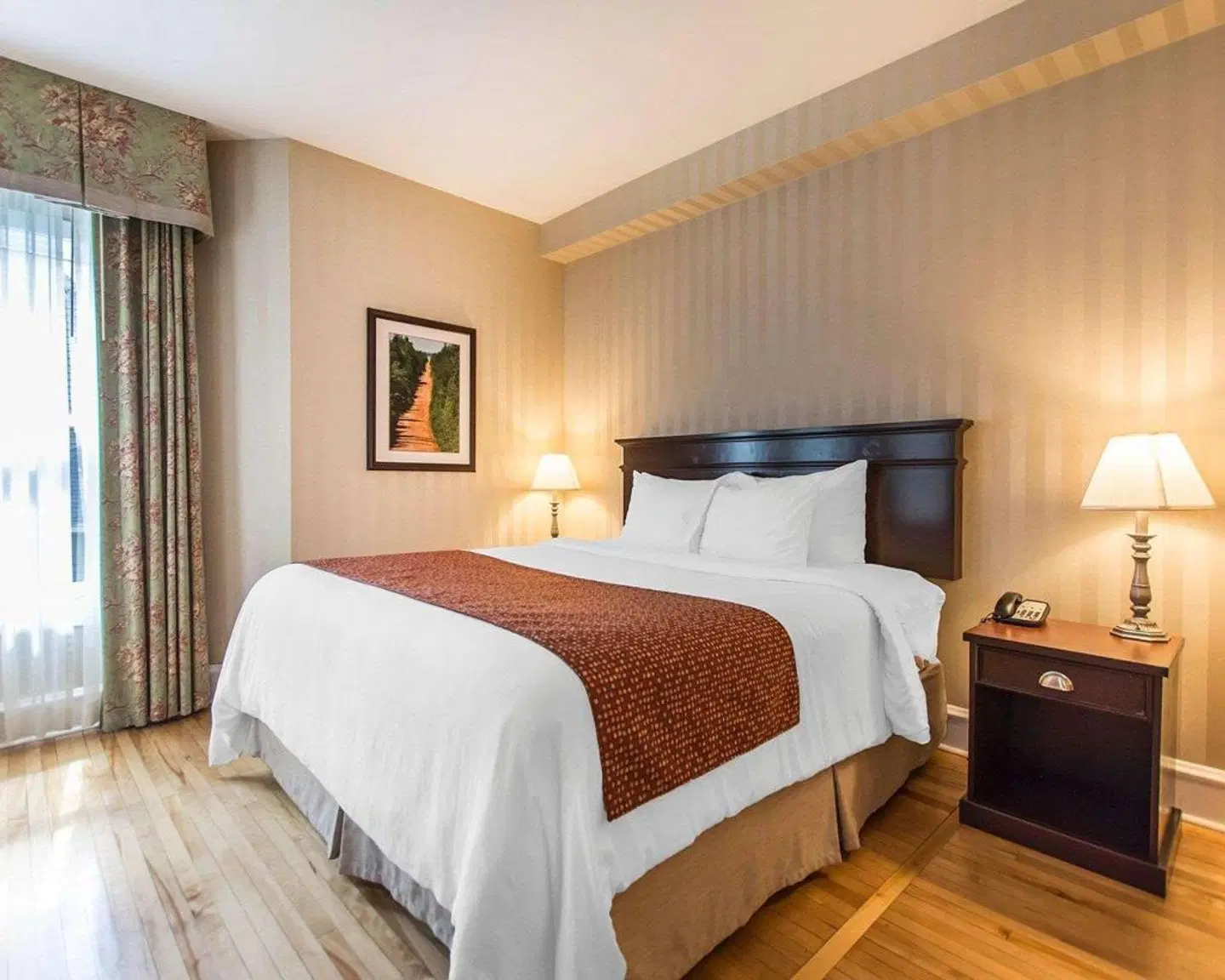 Quality Inn & Suites Downtown Charlottetown ROOM_EXAMPLE