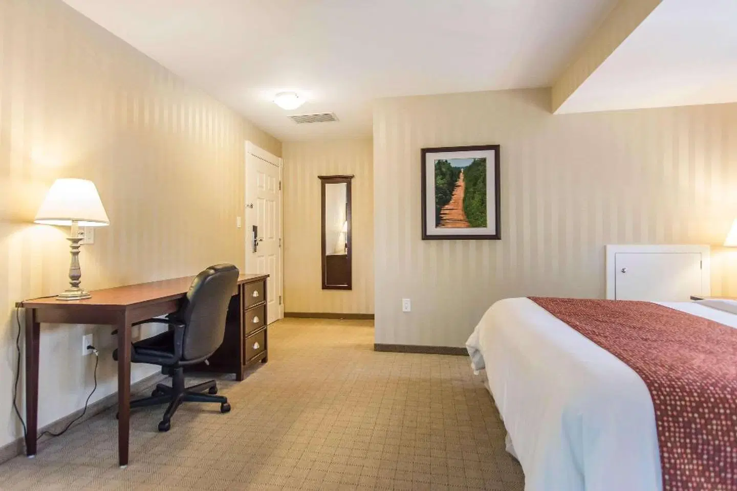Quality Inn & Suites Downtown Charlottetown ROOM_EXAMPLE