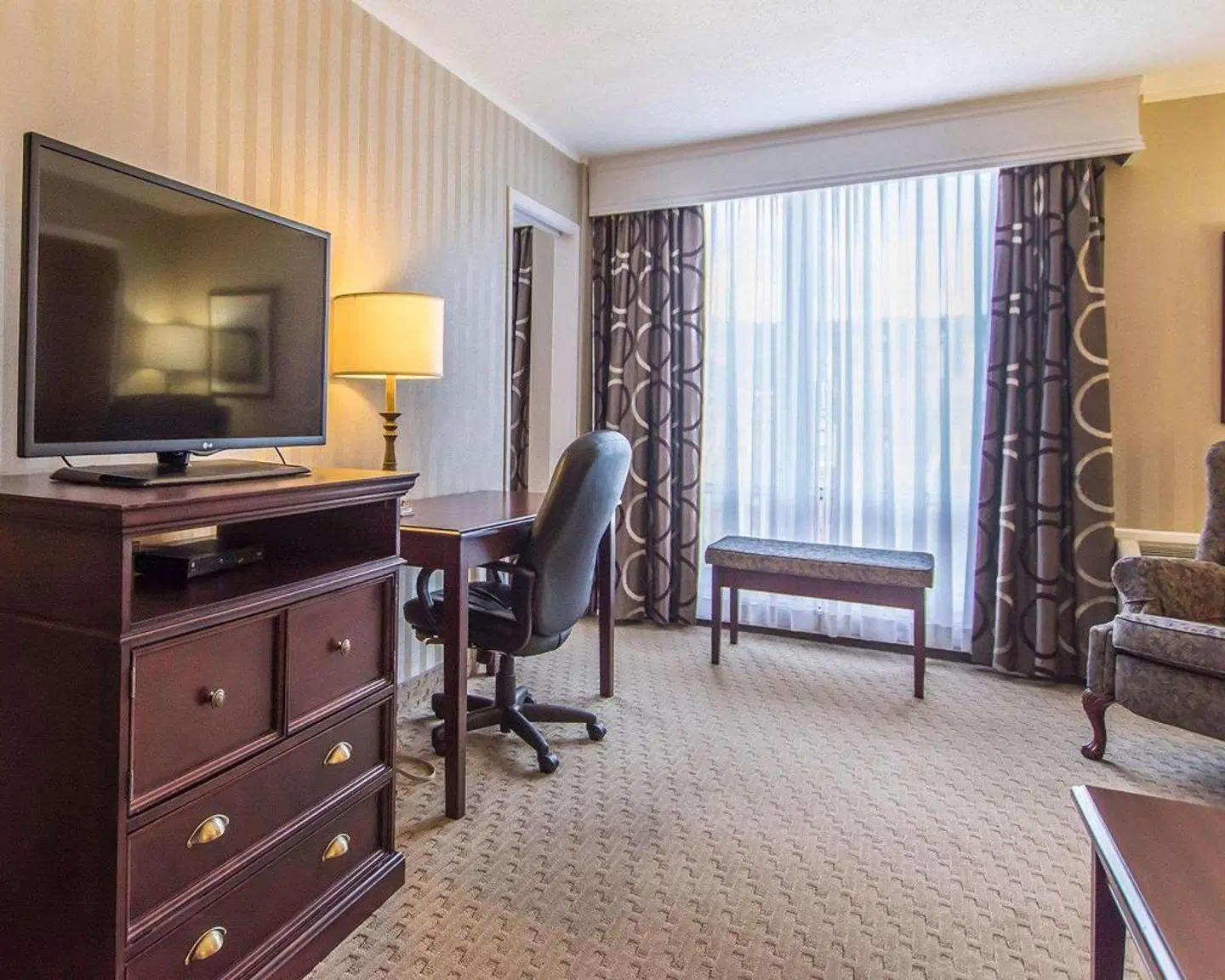 Quality Inn & Suites Downtown Charlottetown ROOM_EXAMPLE