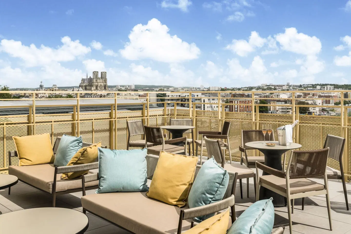 Holiday Inn Express and Suites Reims Rives De Vesle by IHG Terrasse