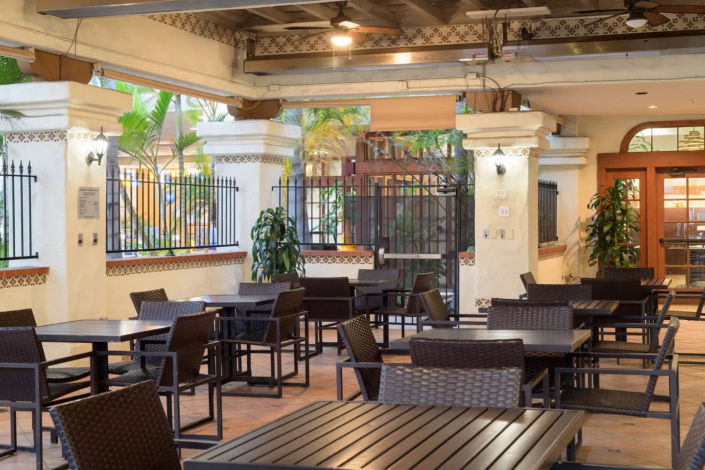 Courtyard by Marriott San Diego Old Town Bar