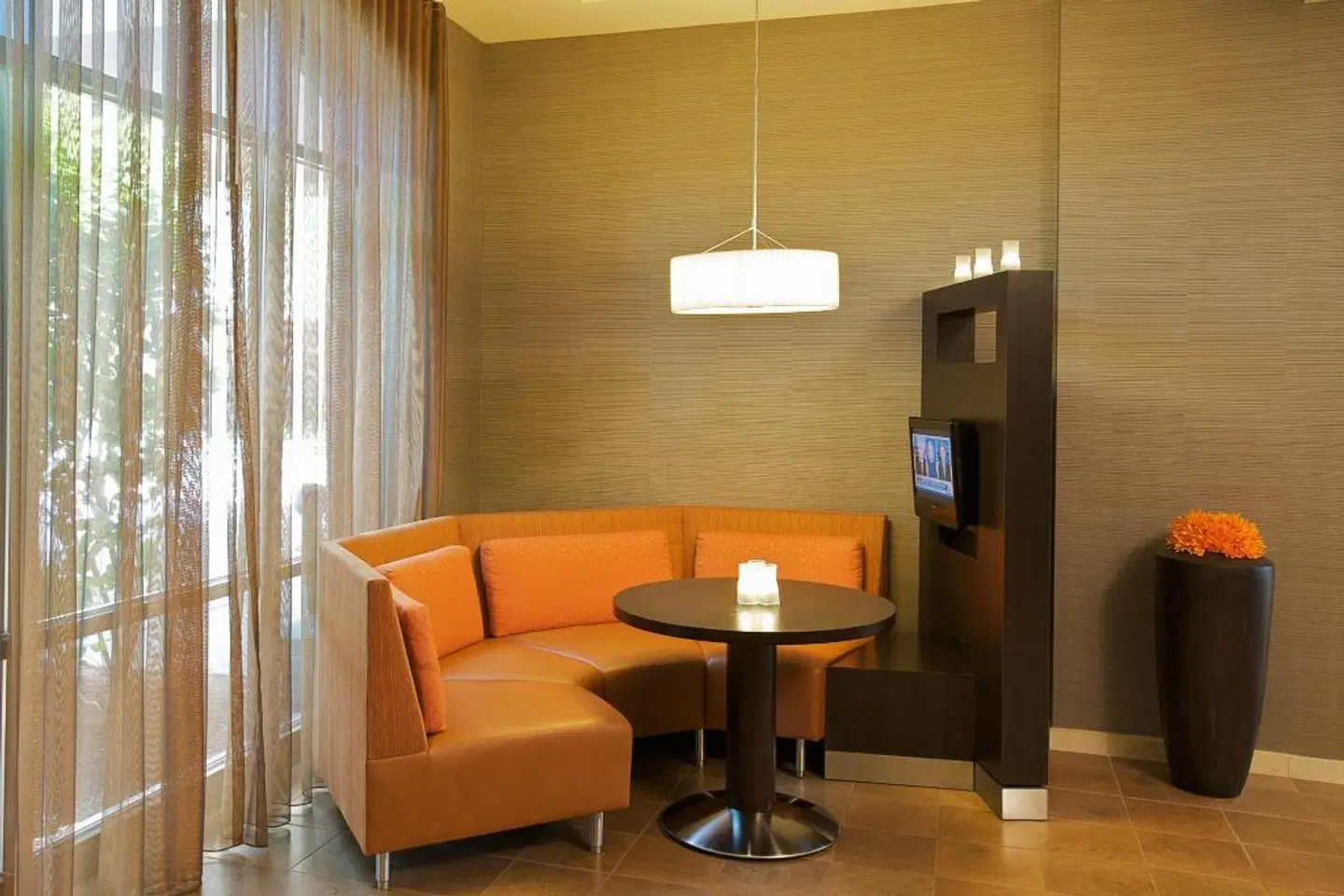 Courtyard by Marriott Louisville - Airport ROOM_EXAMPLE