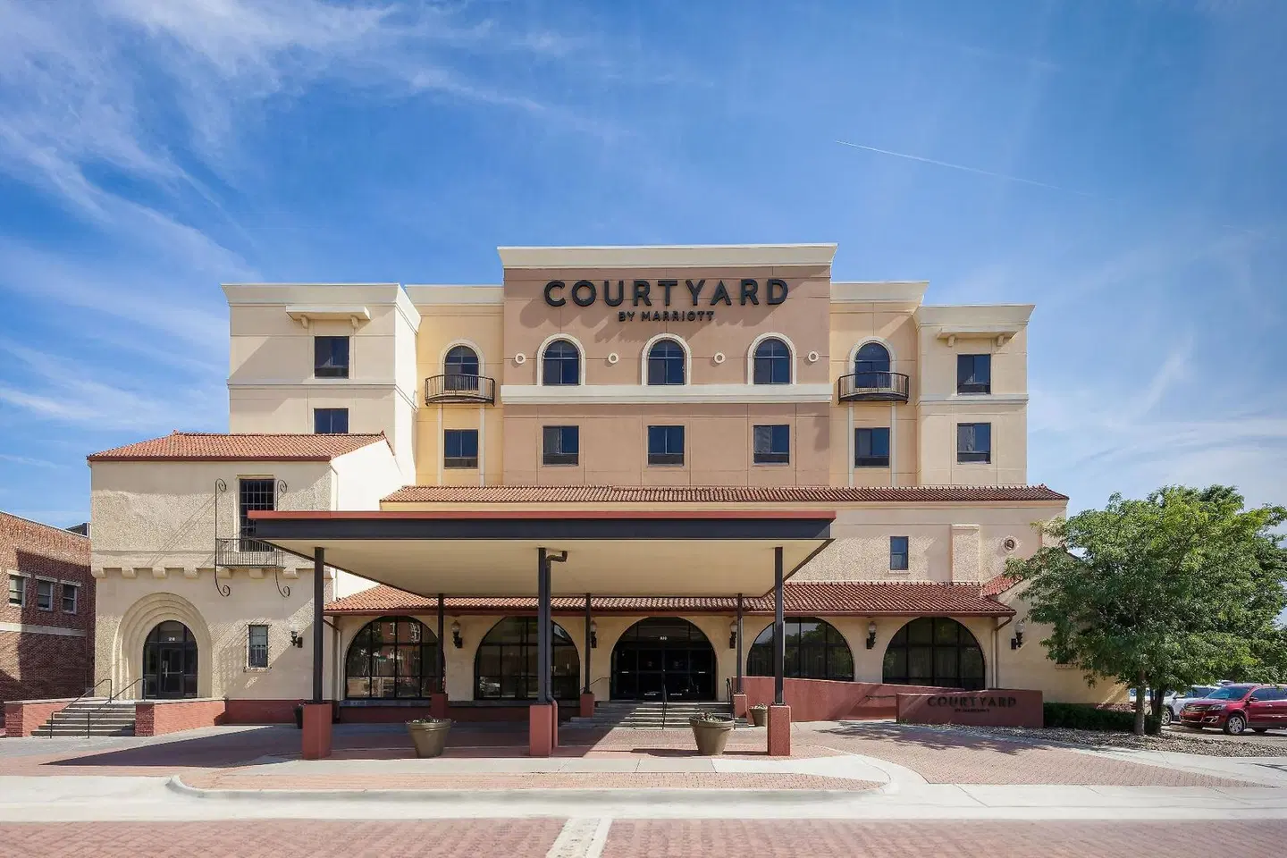 Courtyard by Marriott Wichita at Old Town EXTERIOR