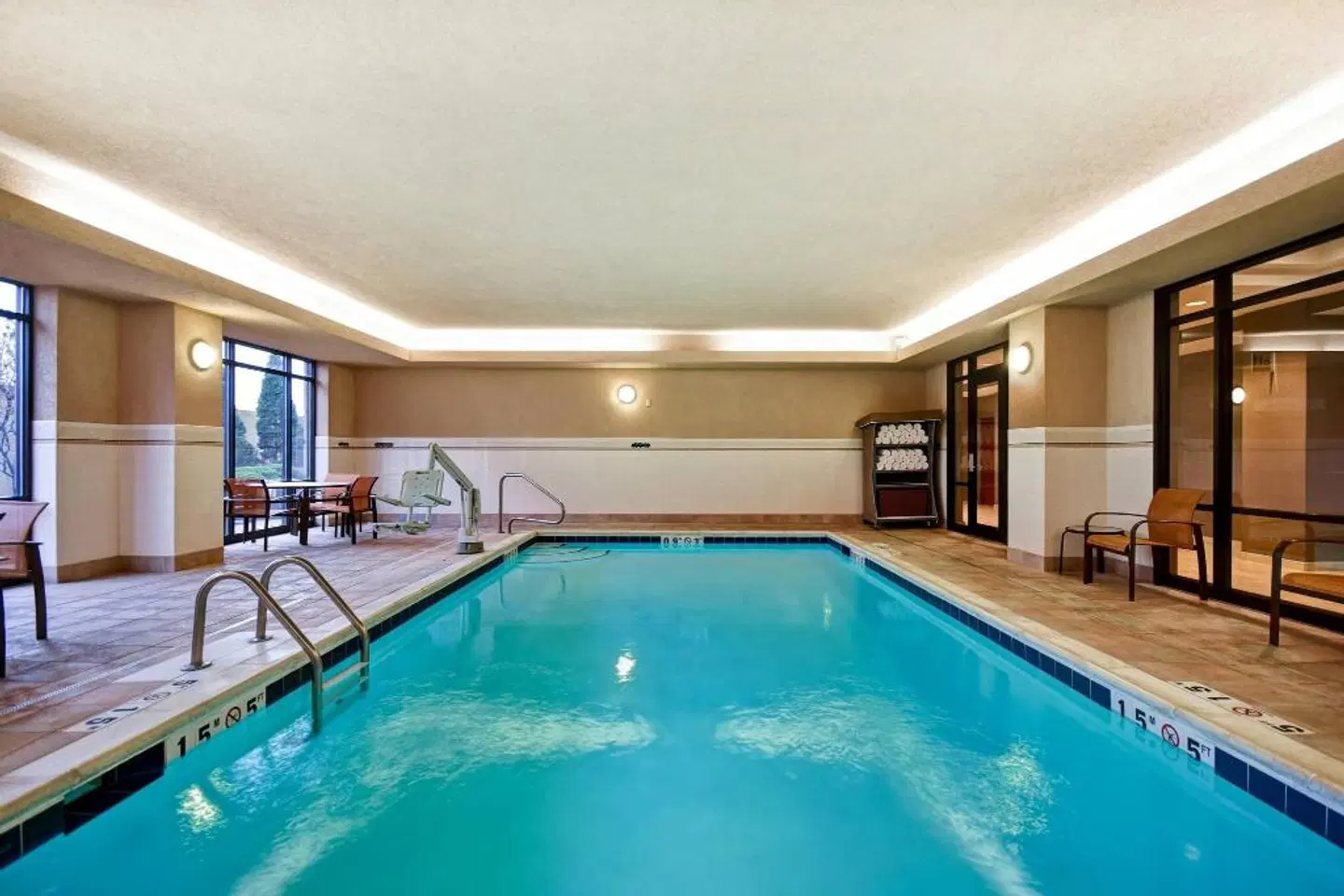 Courtyard by Marriott Louisville - Airport Hallenbad