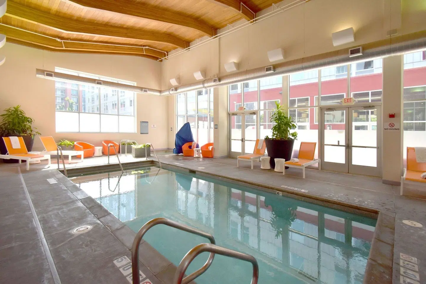 Aloft Minneapolis Hallenbad