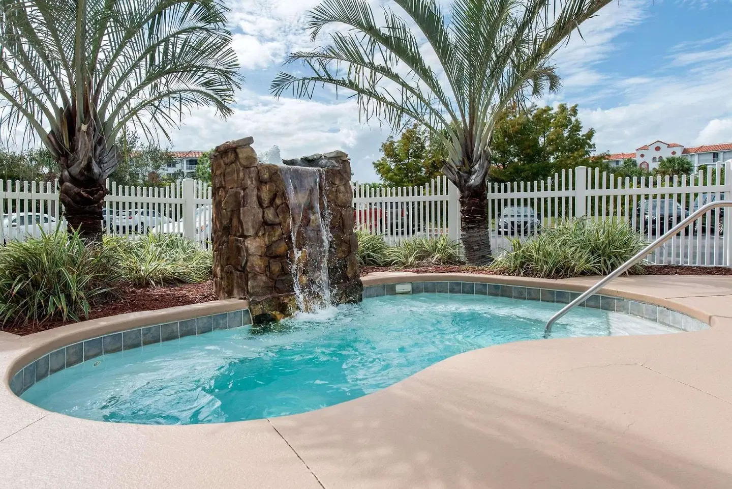 Country Inn & Suites by Radisson, Port Canaveral, FL OUTDOOR_POOL