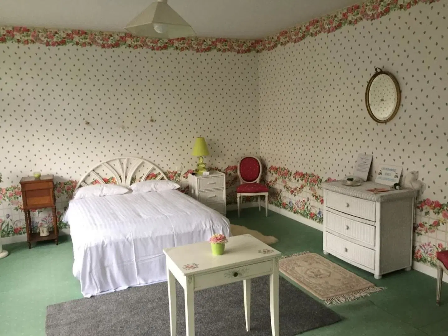 Joly ROOM_EXAMPLE