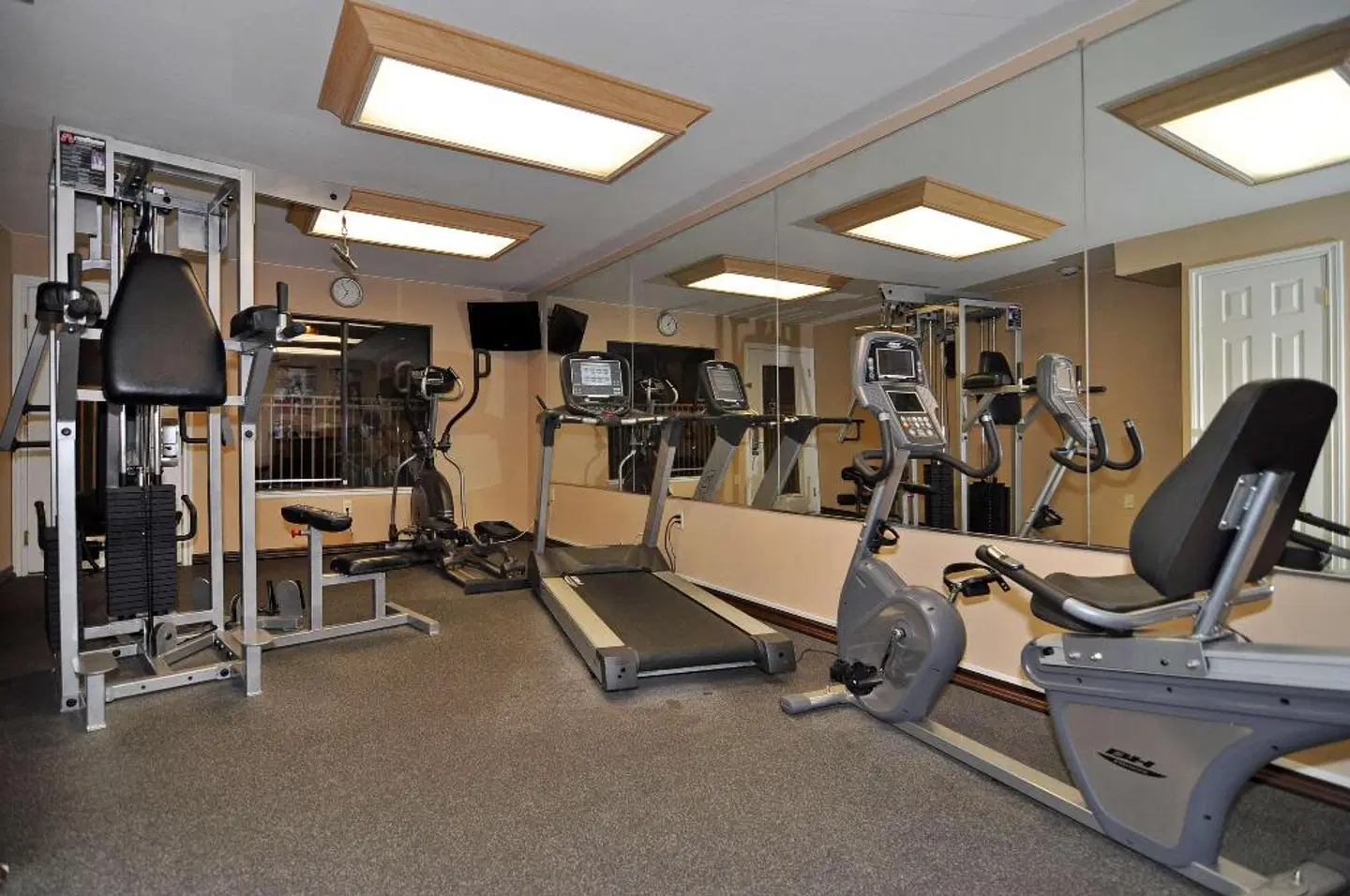 Best Western Plus Meridian Inn & Suites Anaheim - Orange SPORTS_AND_LEISURE