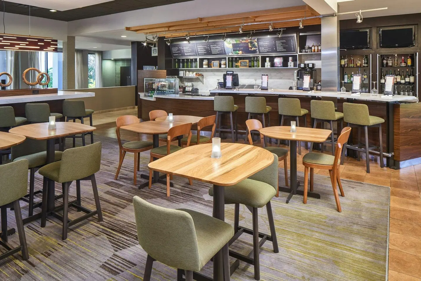 Courtyard by Marriott Orlando Airport Bar