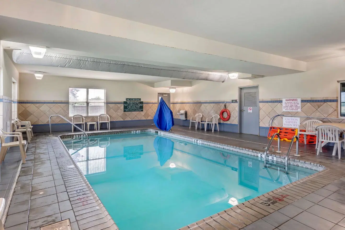 Comfort Inn & Suites Dover Hallenbad