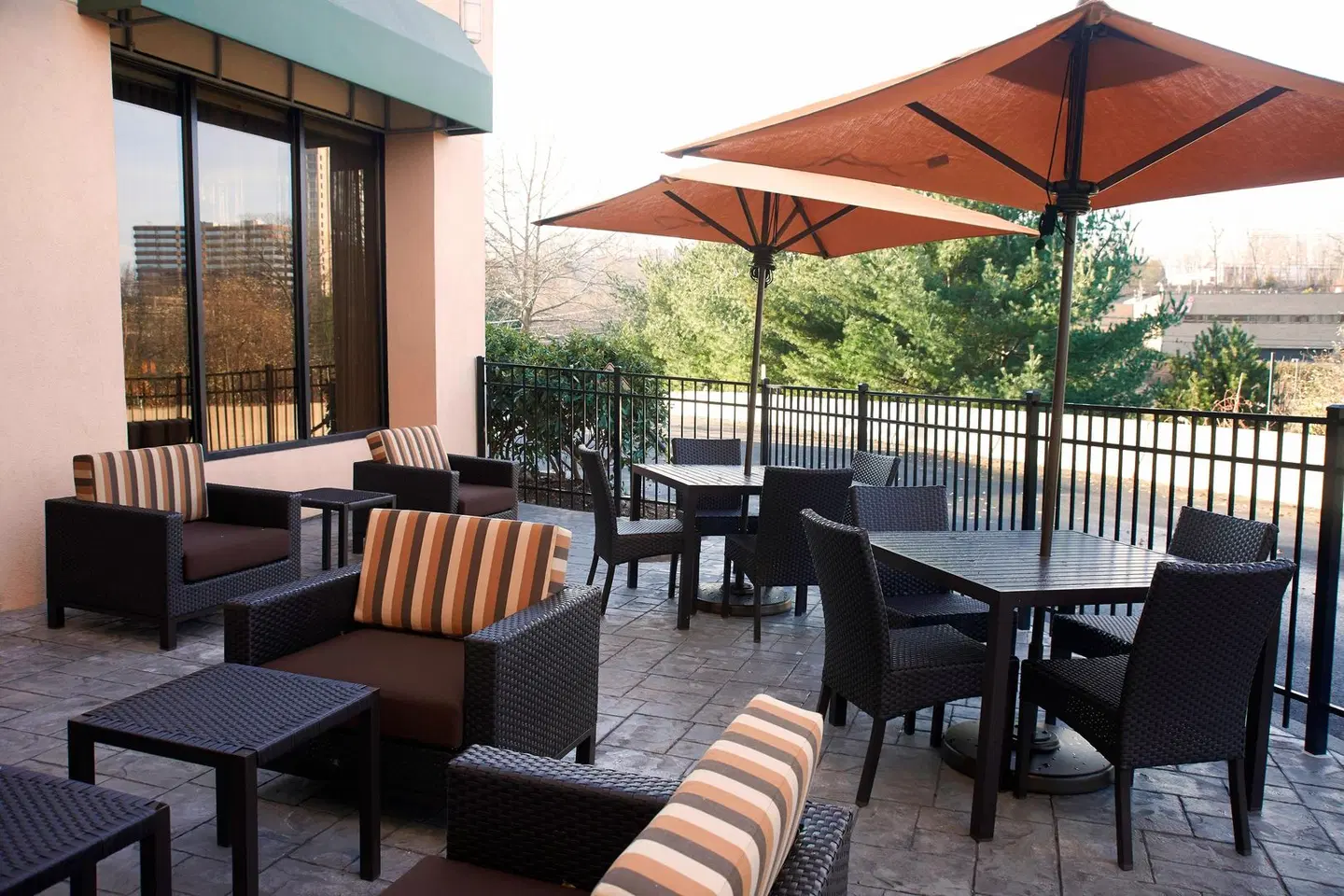 Courtyard by Marriott Shelton Terrasse