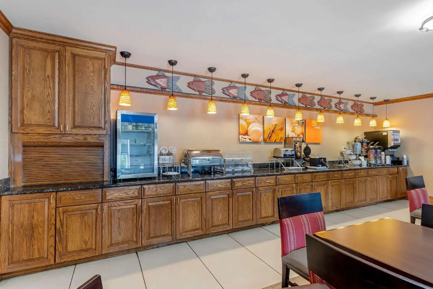 Comfort Inn & Suites Dover Bar