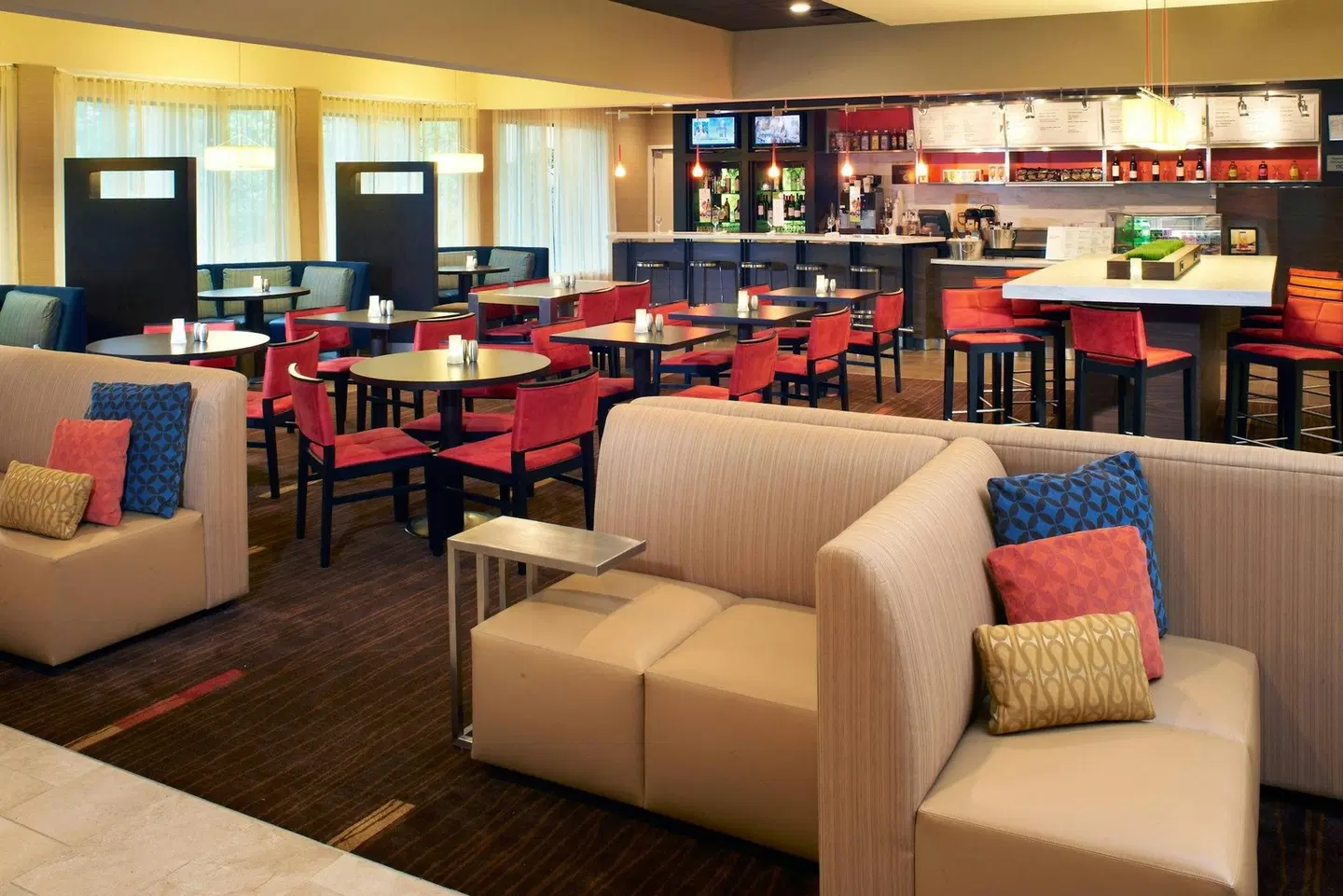 Courtyard by Marriott Lexington North Bar