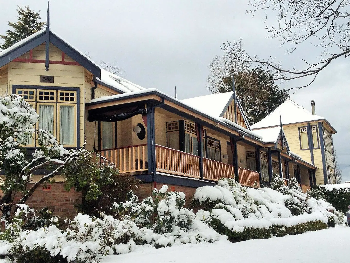 Bethany Manor EXTERIOR