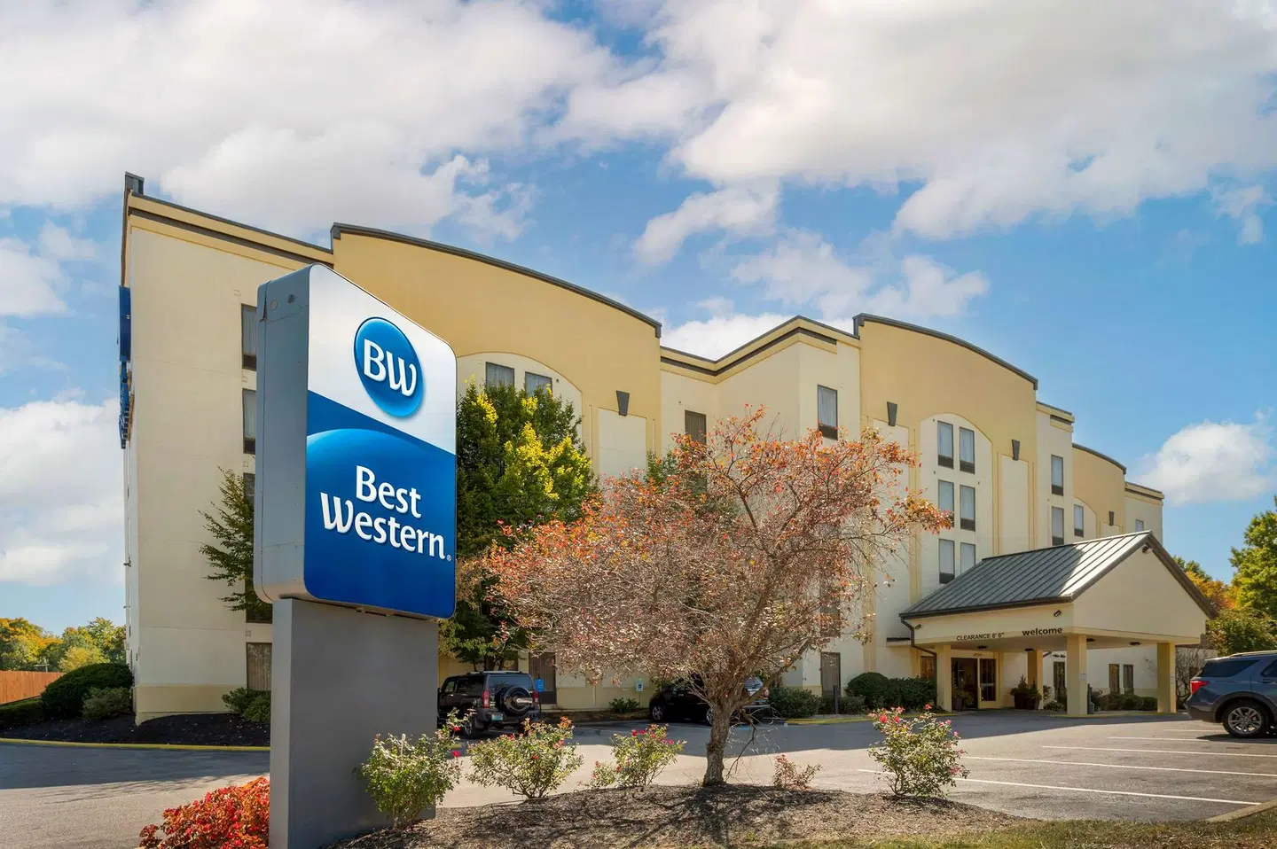 Best Western Louisville East EXTERIOR