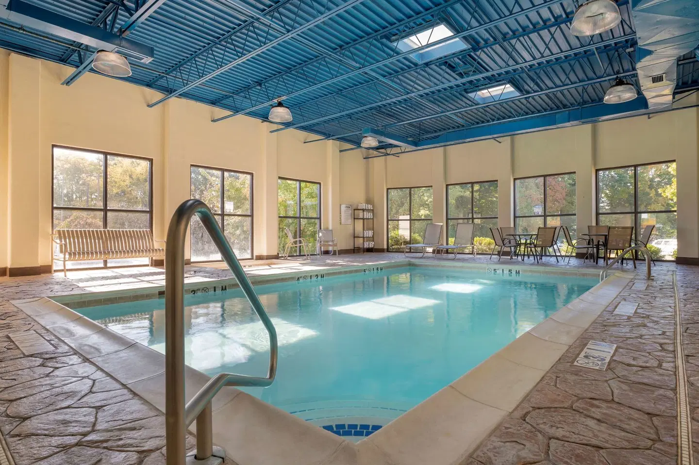 Best Western Louisville East Hallenbad