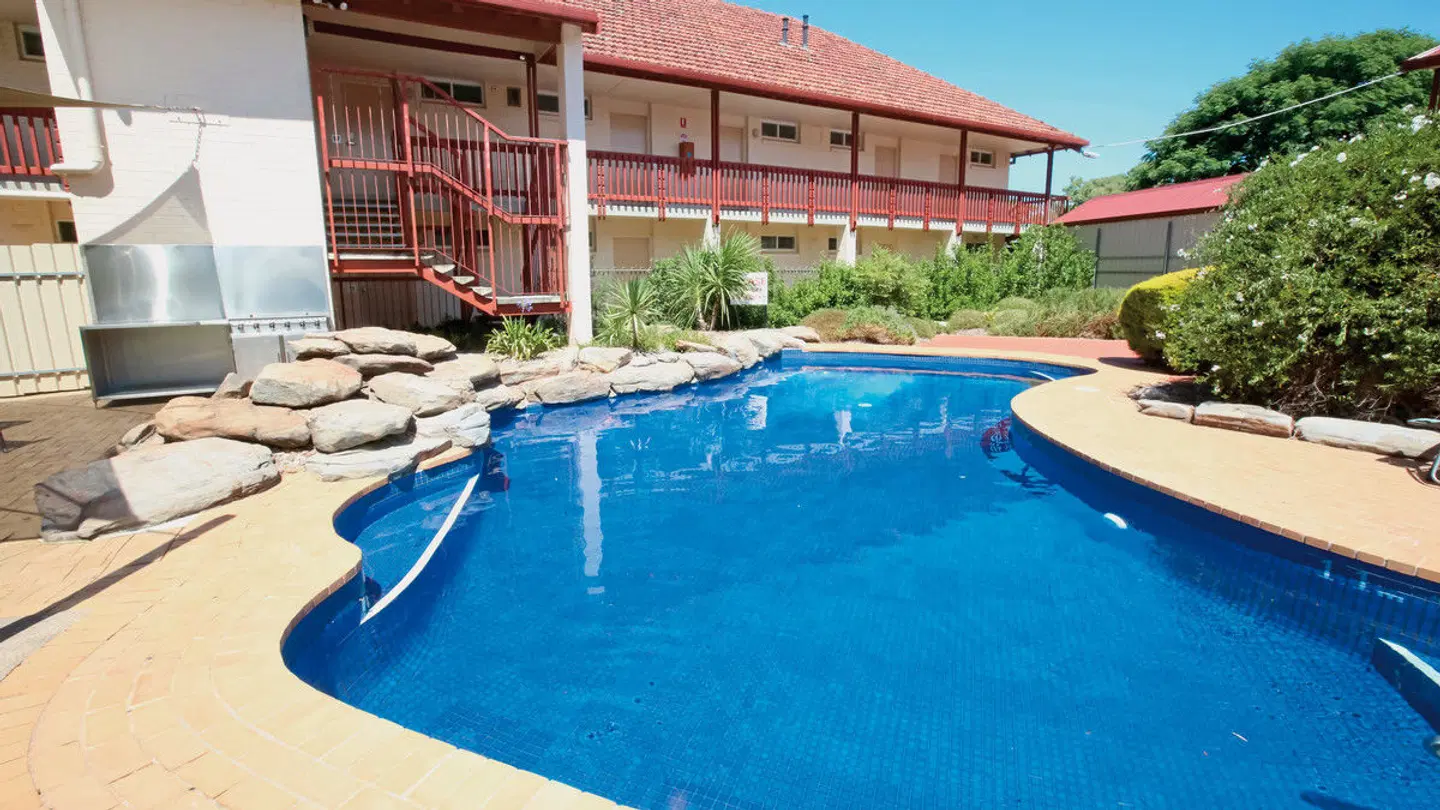 Vine Inn Barossa OUTDOOR_POOL