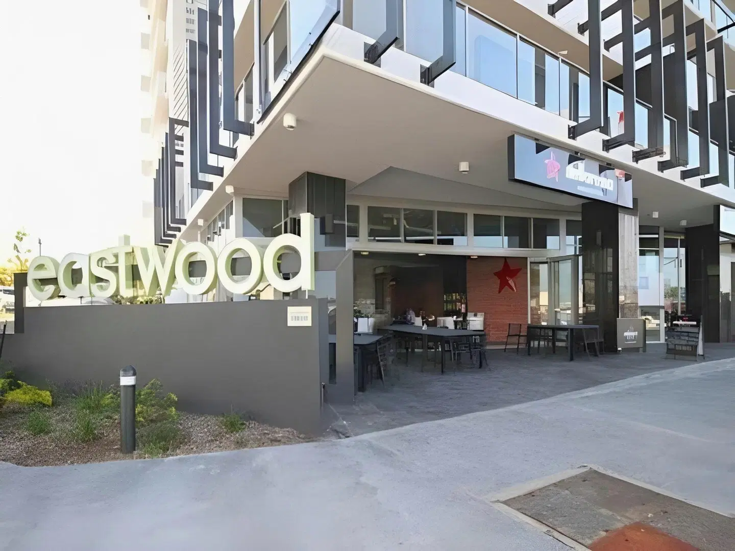 Eastwood Apartments EXTERIOR