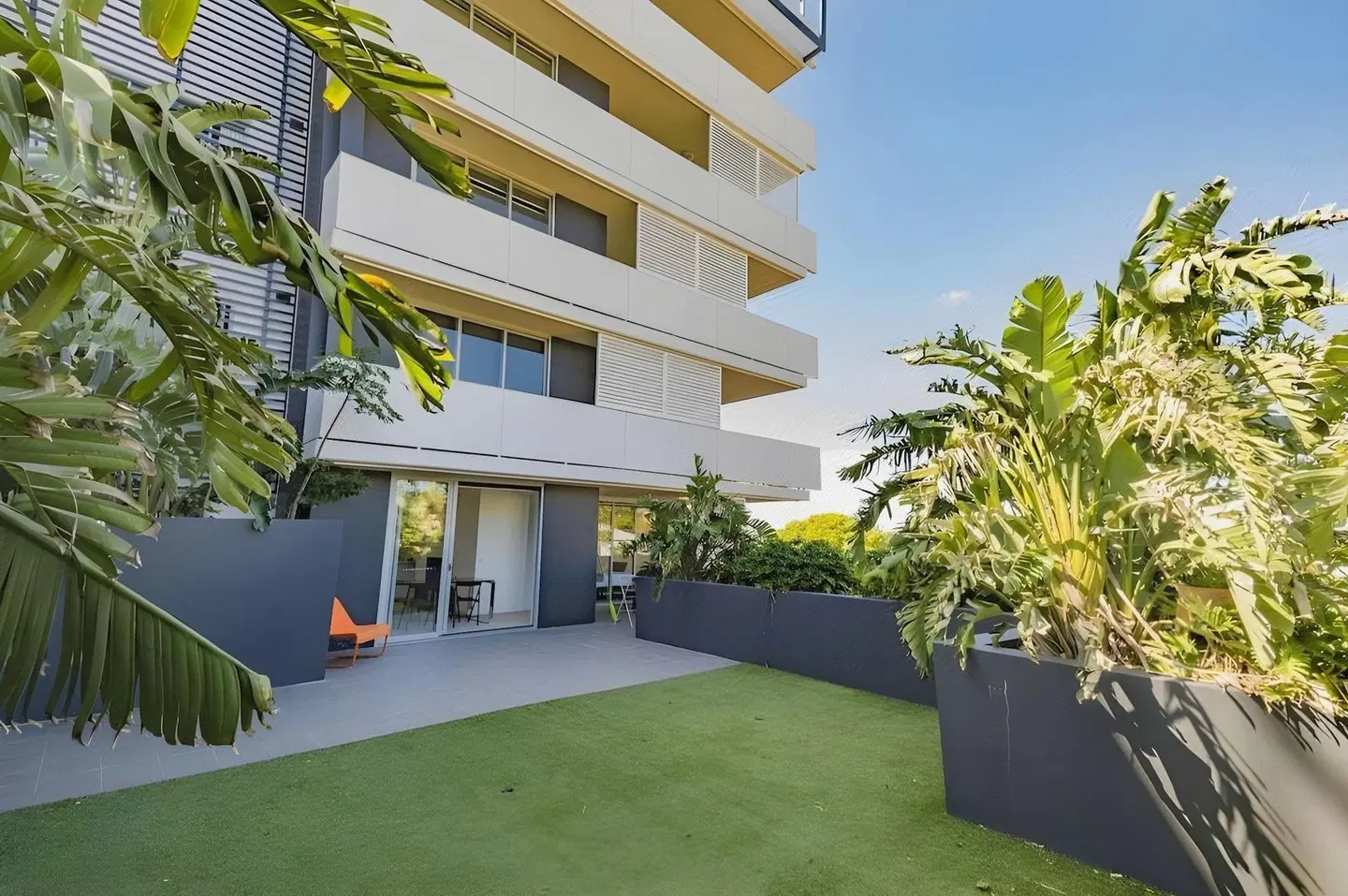 Eastwood Apartments EXTERIOR