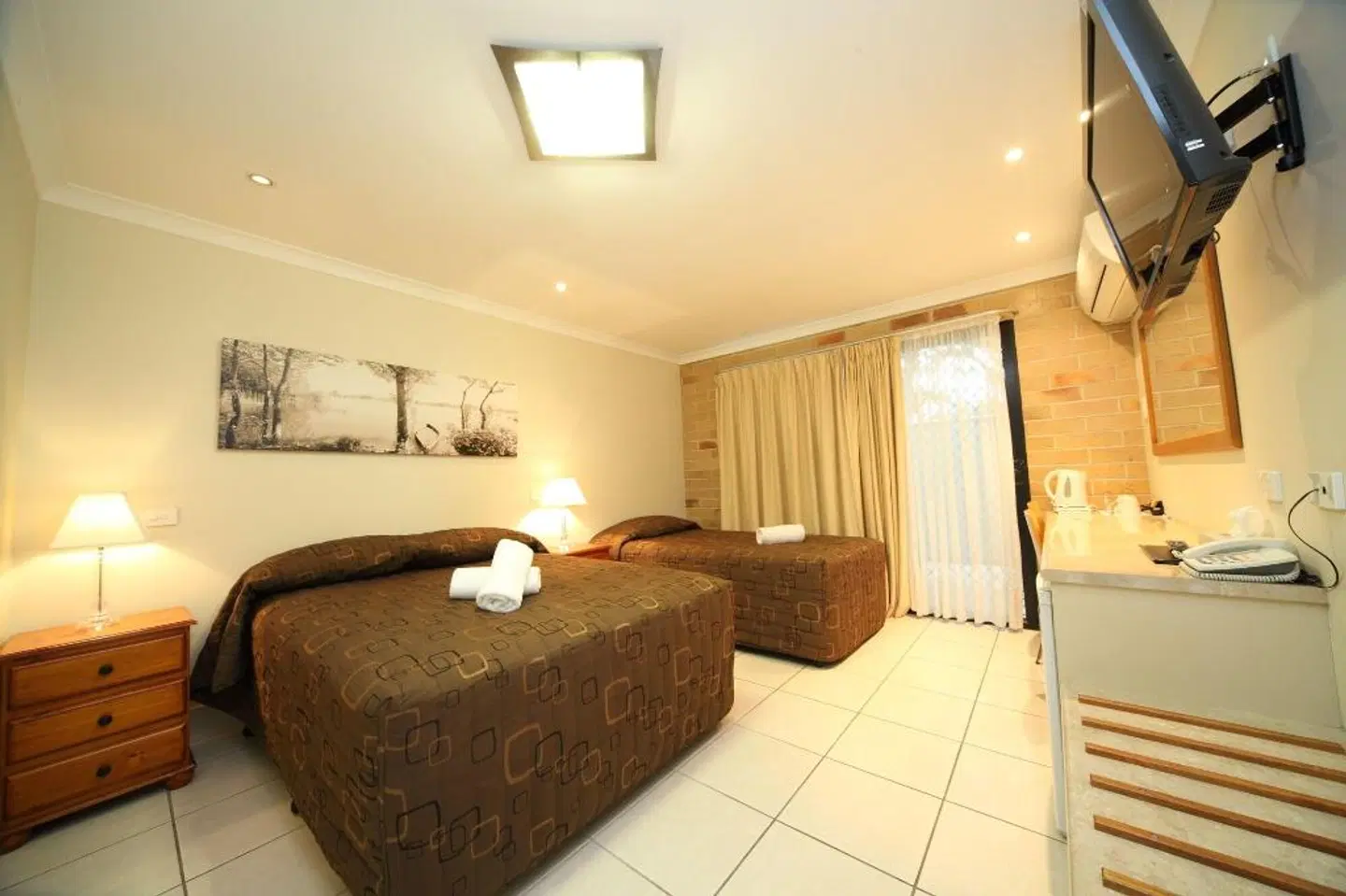 Emerald Central Palms Motel ROOM_EXAMPLE
