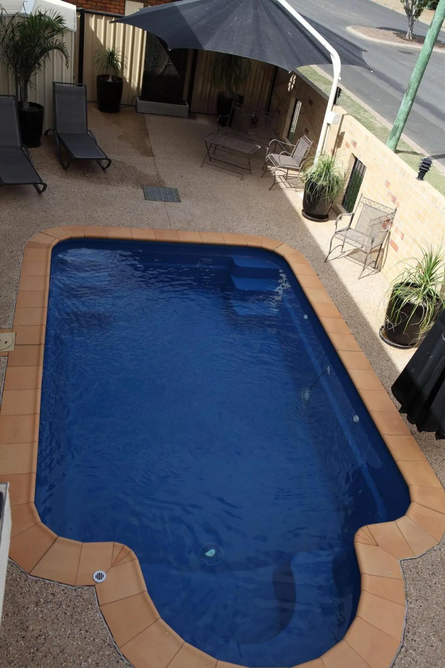 Emerald Central Palms Motel OUTDOOR_POOL