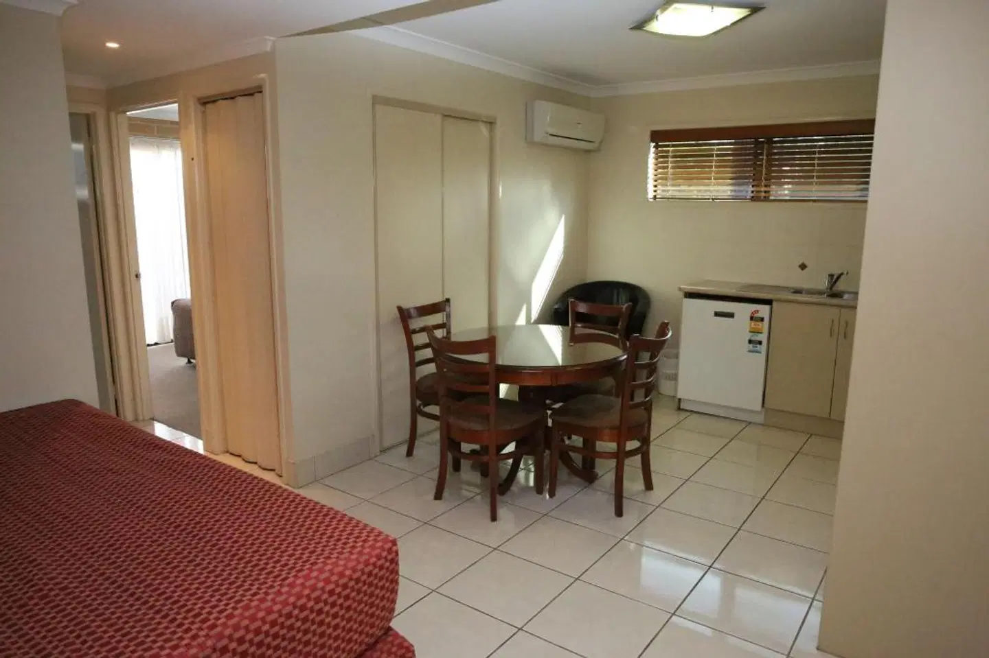 Emerald Central Palms Motel ROOM_EXAMPLE