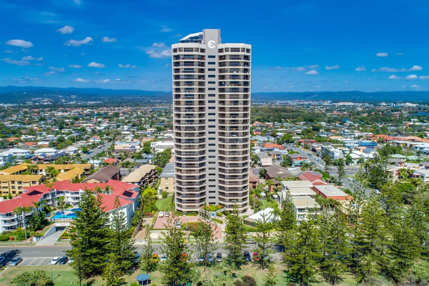 Burleigh Esplanade Apartments EXTERIOR