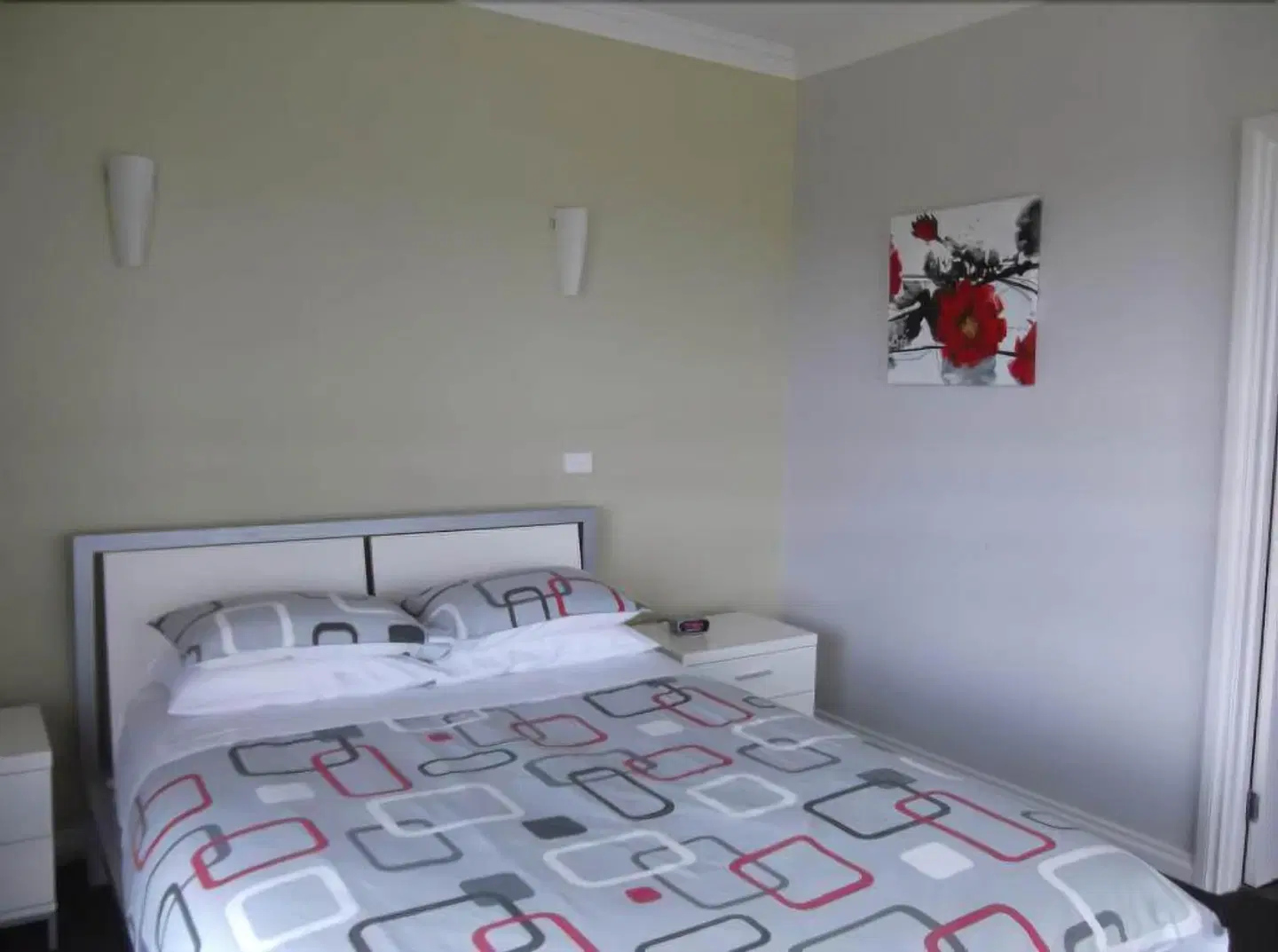 Swan Lake Guest House ROOM_EXAMPLE