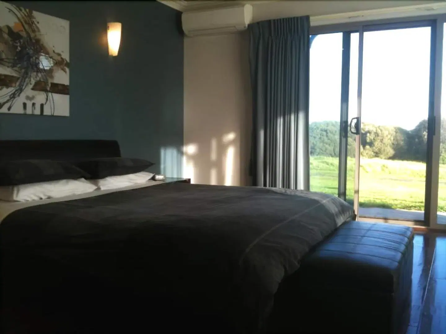 Swan Lake Guest House ROOM_EXAMPLE