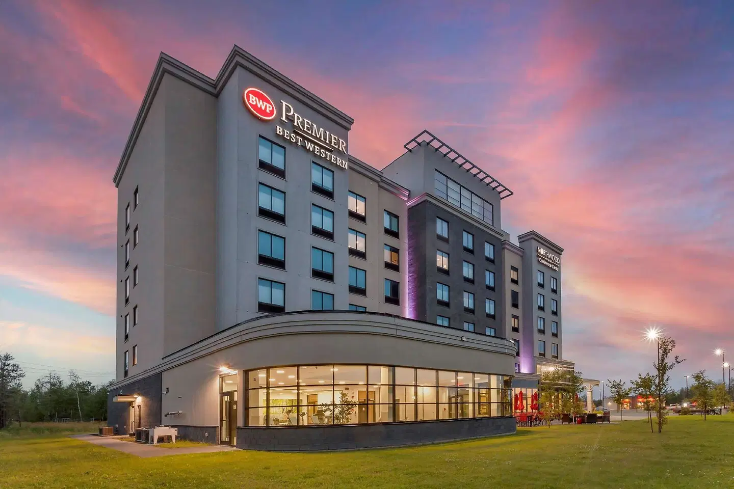 Best Western Premier Northwood Hotel EXTERIOR