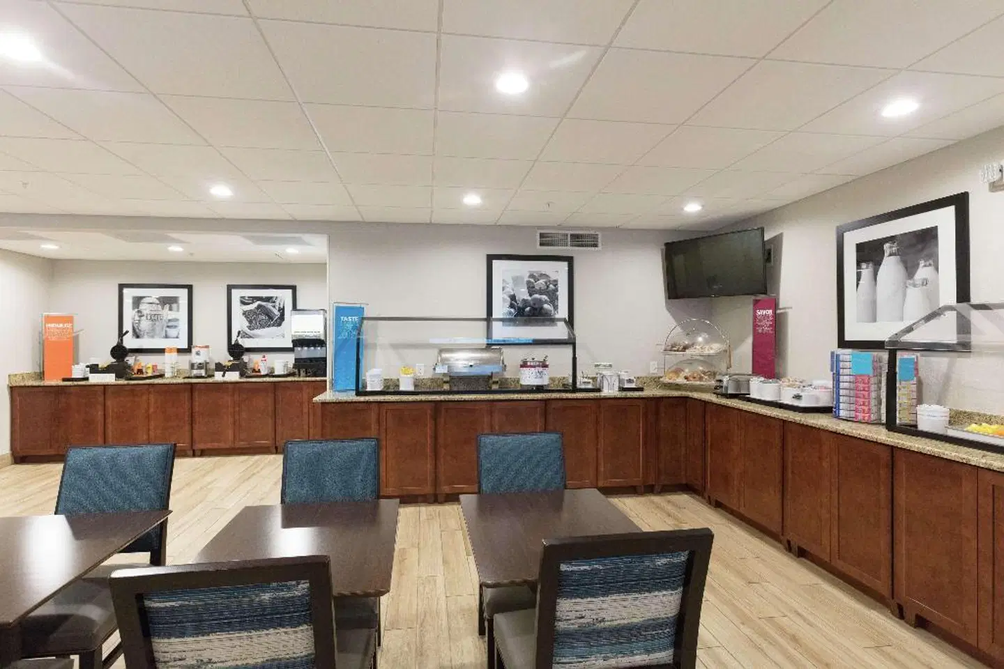 Hampton Inn St. Augustine Beach Bar