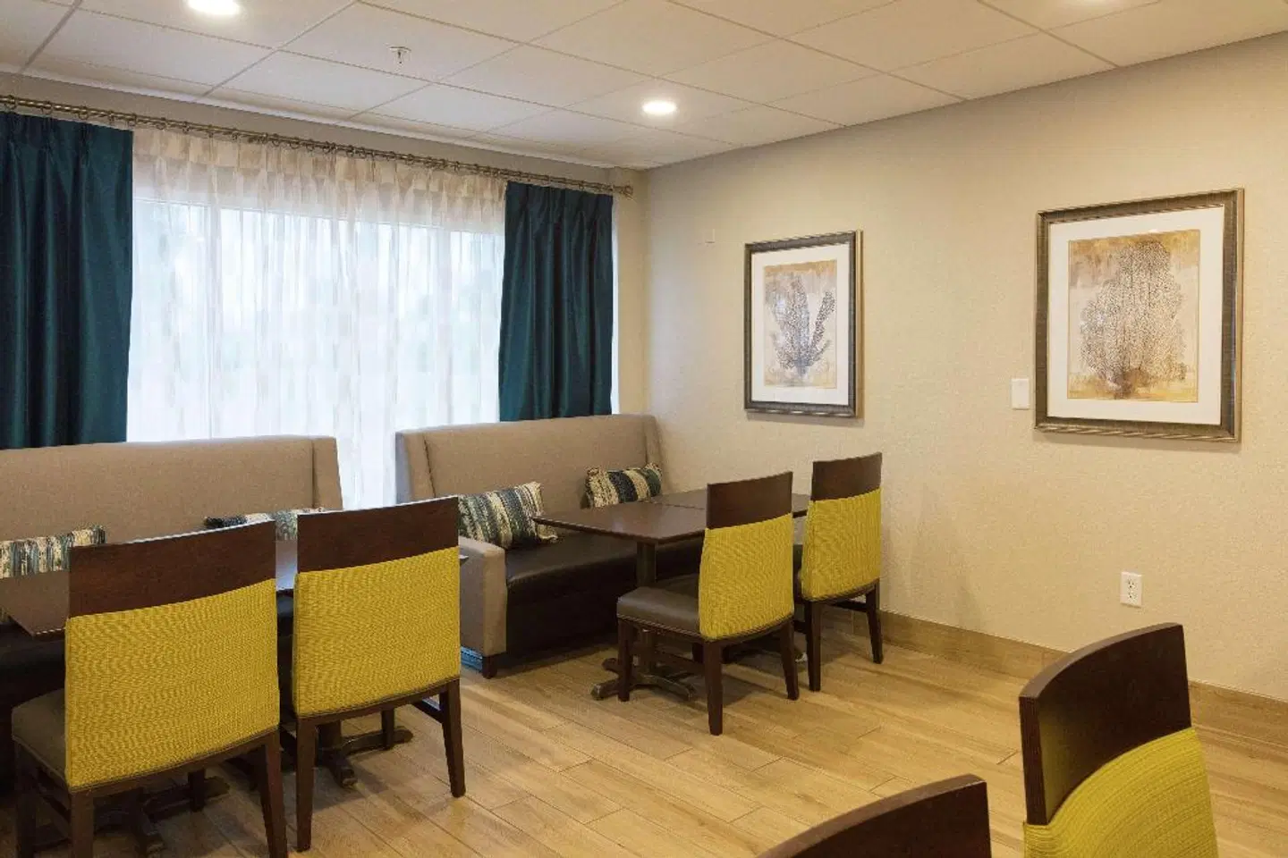 Hampton Inn St. Augustine Beach ROOM_EXAMPLE