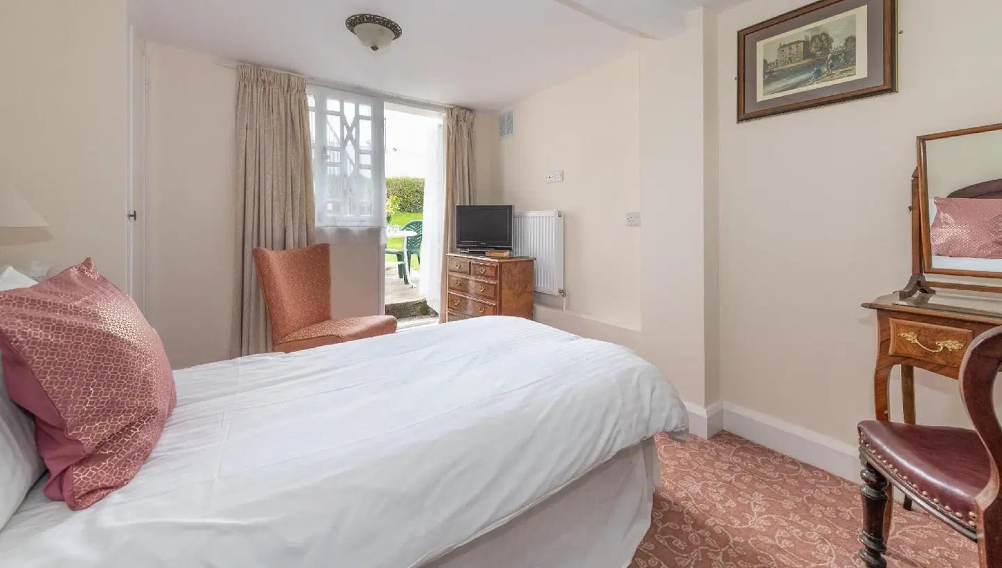 The Royal Glen Hotel ROOM_EXAMPLE