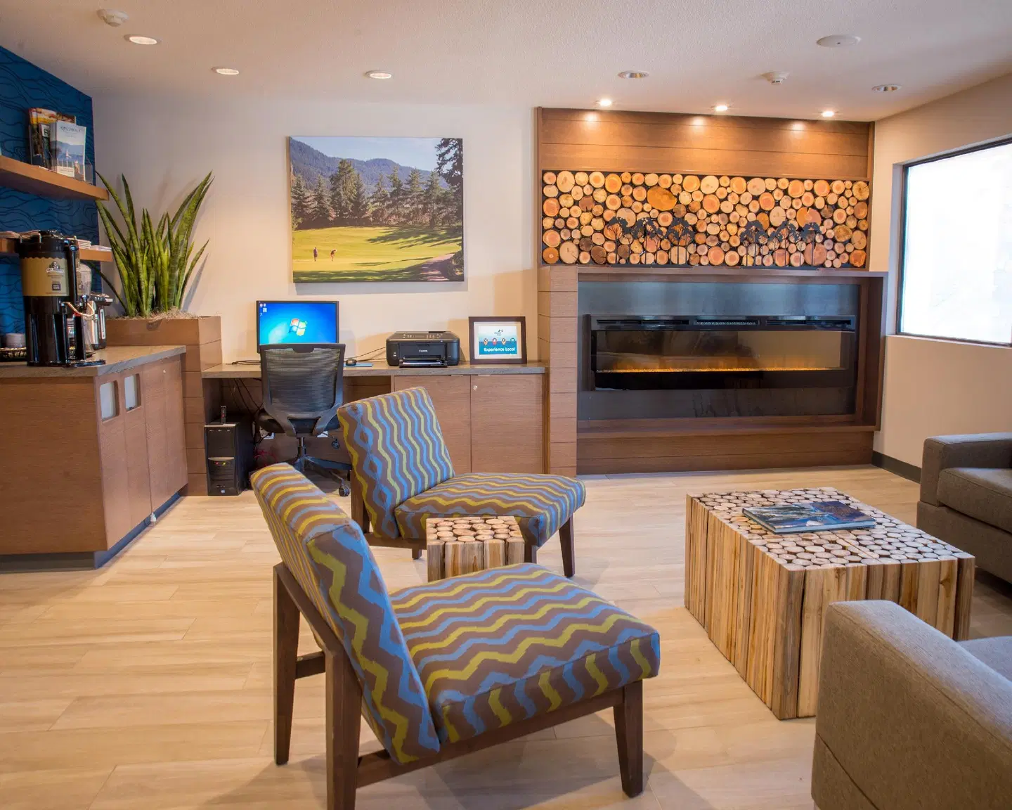 Accent Inns Kelowna LOUNGE_LOBBY