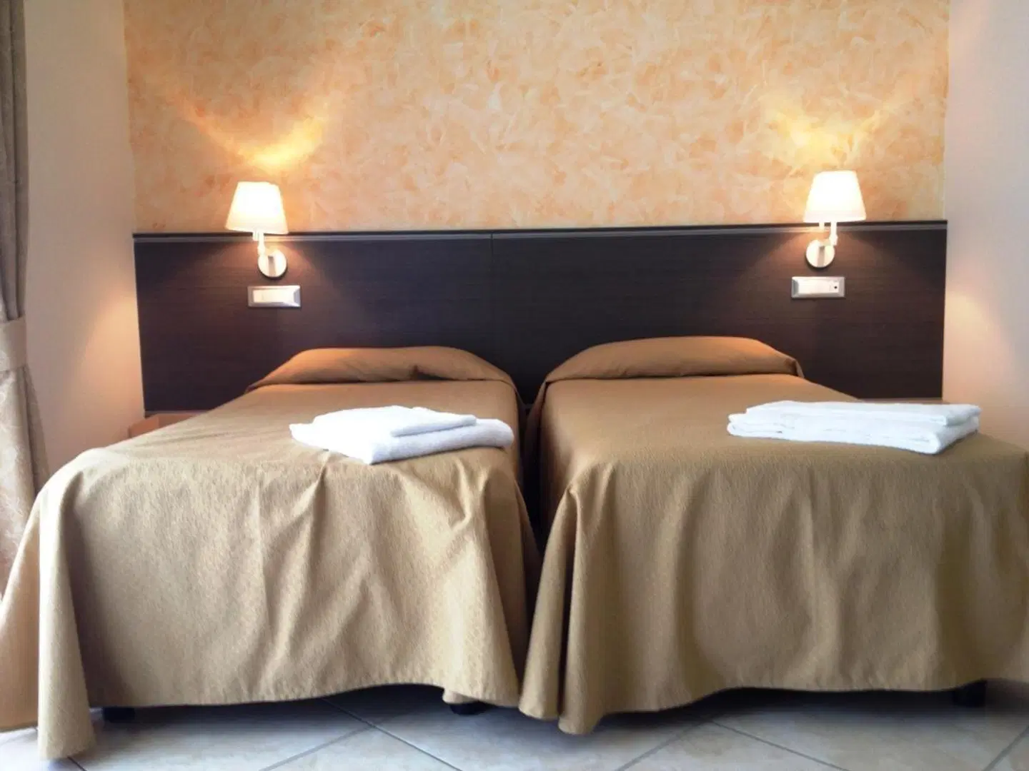 Lumin ROOM_EXAMPLE