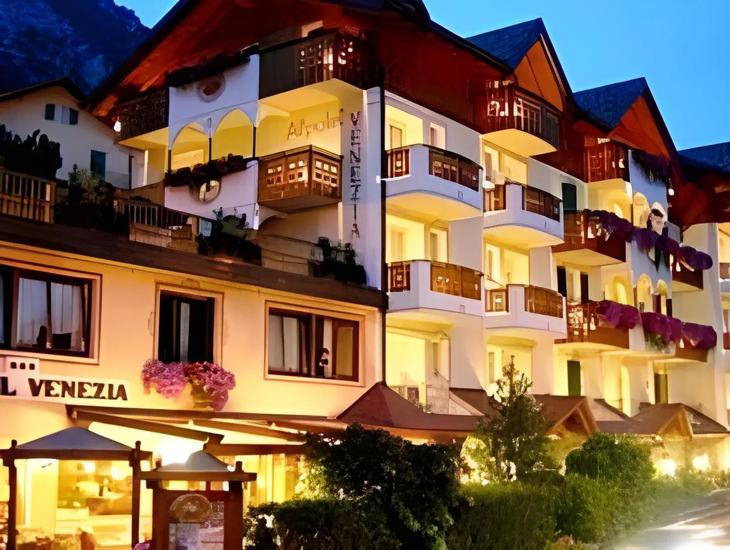Alpotel Dolomiten EXTERIOR