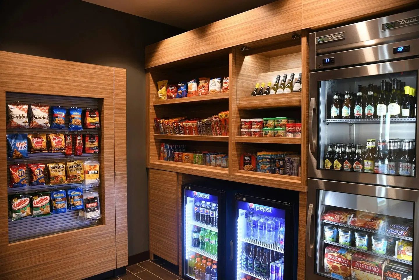 TownePlace Suites by Marriott Kansas City at Briarcliff Bar