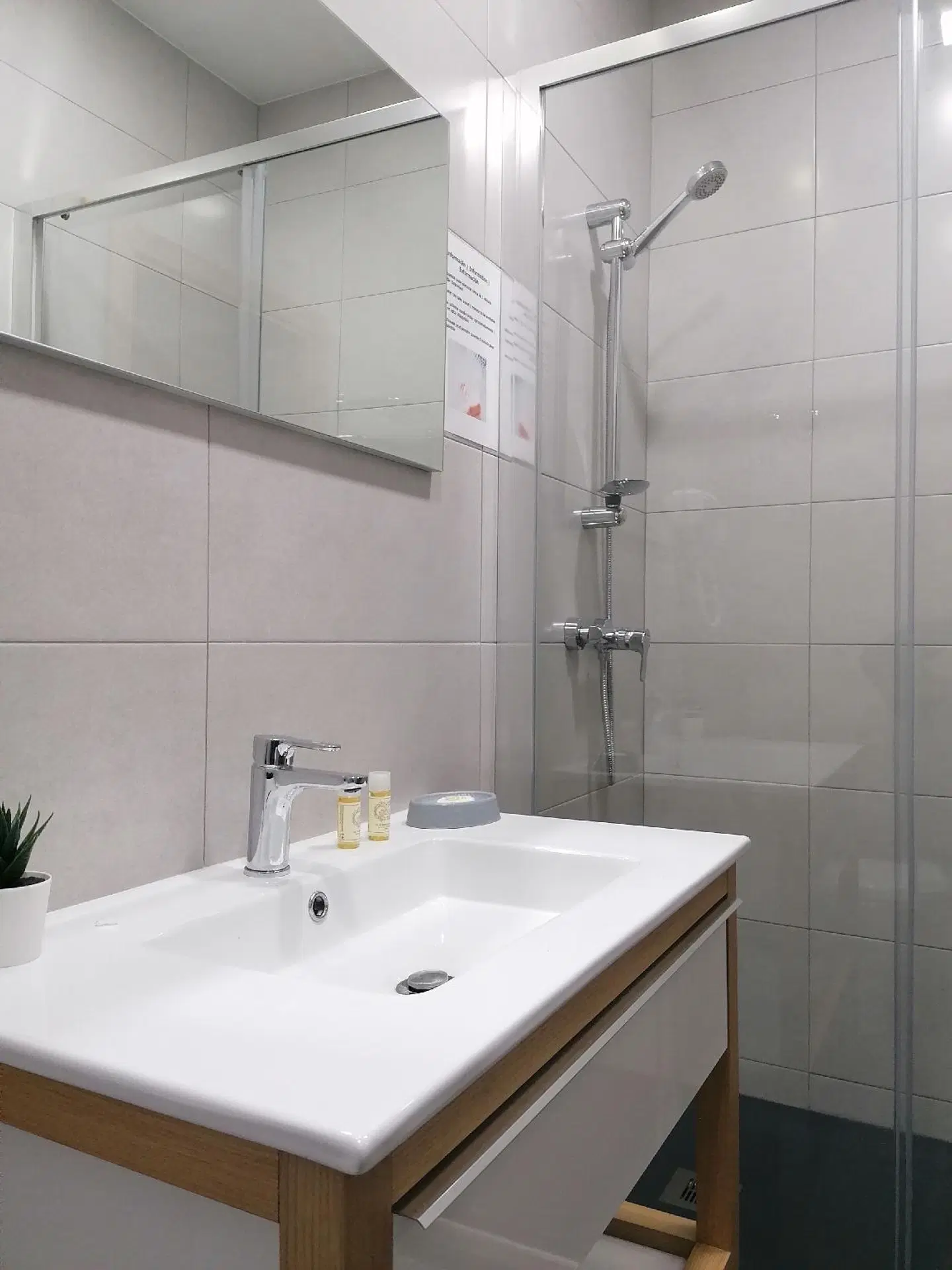 Alojamento Girassol - Guest House Badezimmer