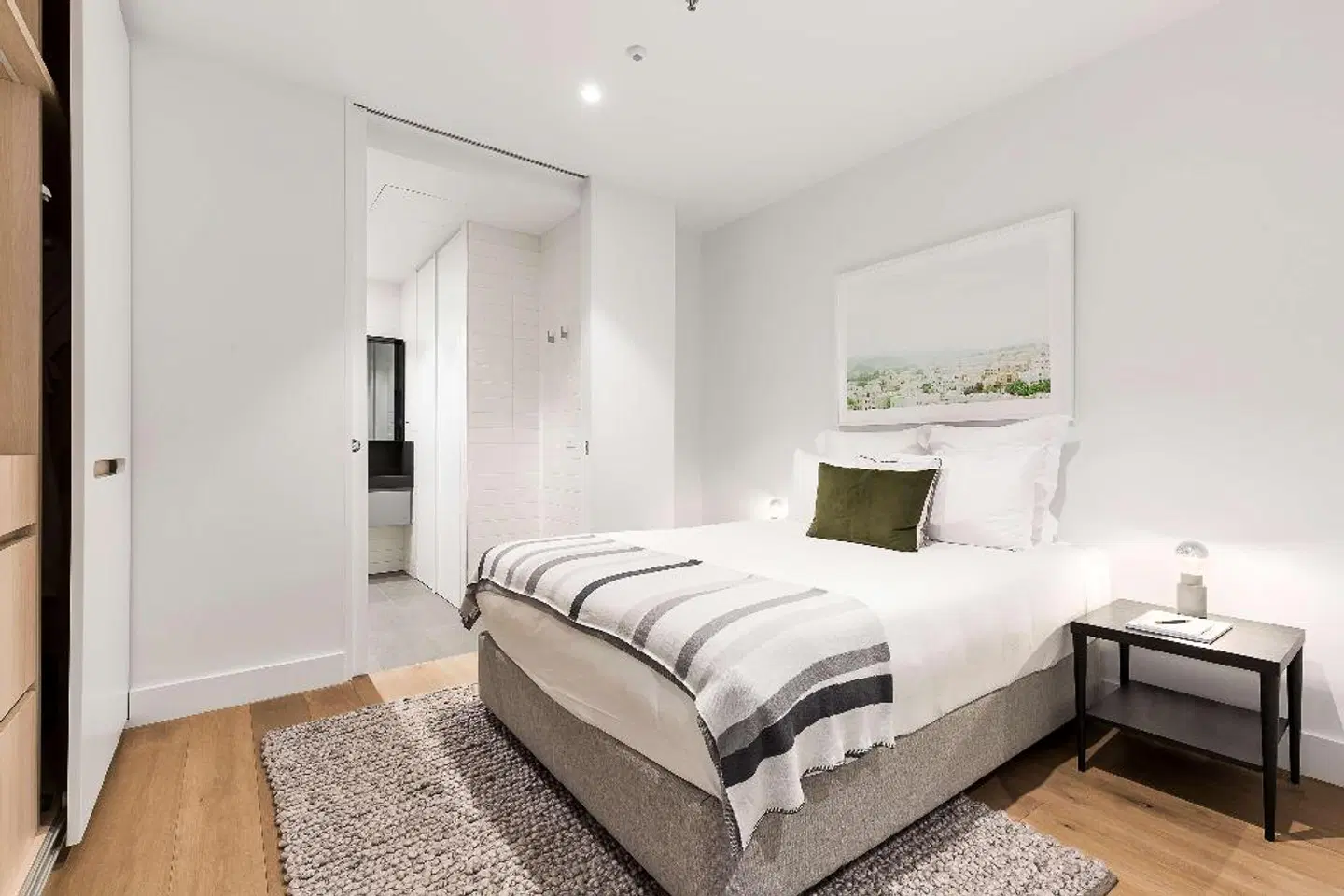 Tyrian Serviced Apartments - Albert Park Lake ROOM_EXAMPLE