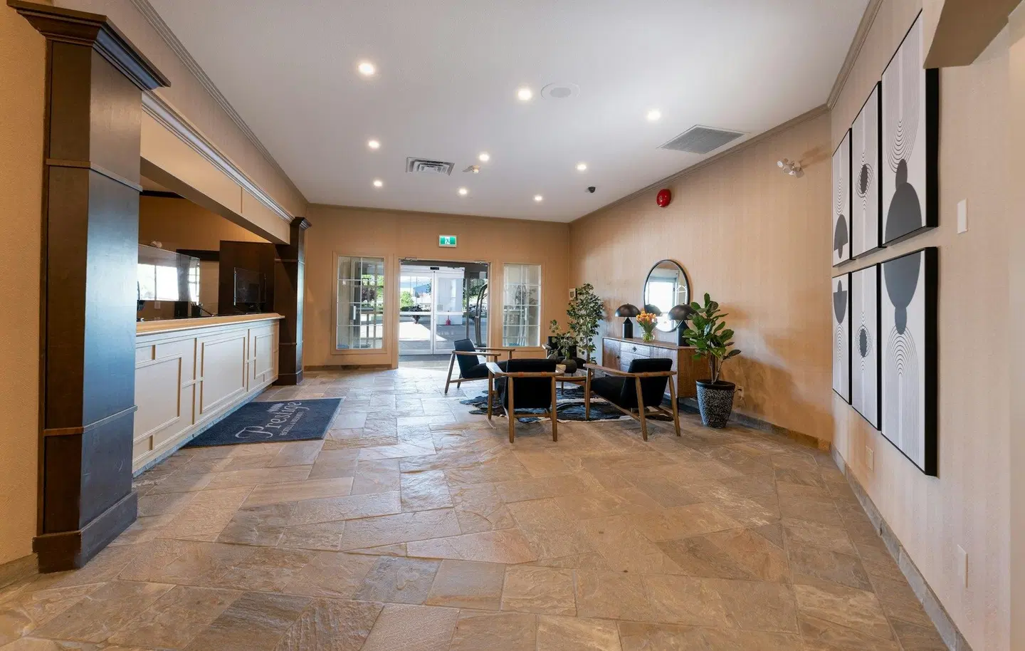 Prestige Hotel Vernon LOUNGE_LOBBY