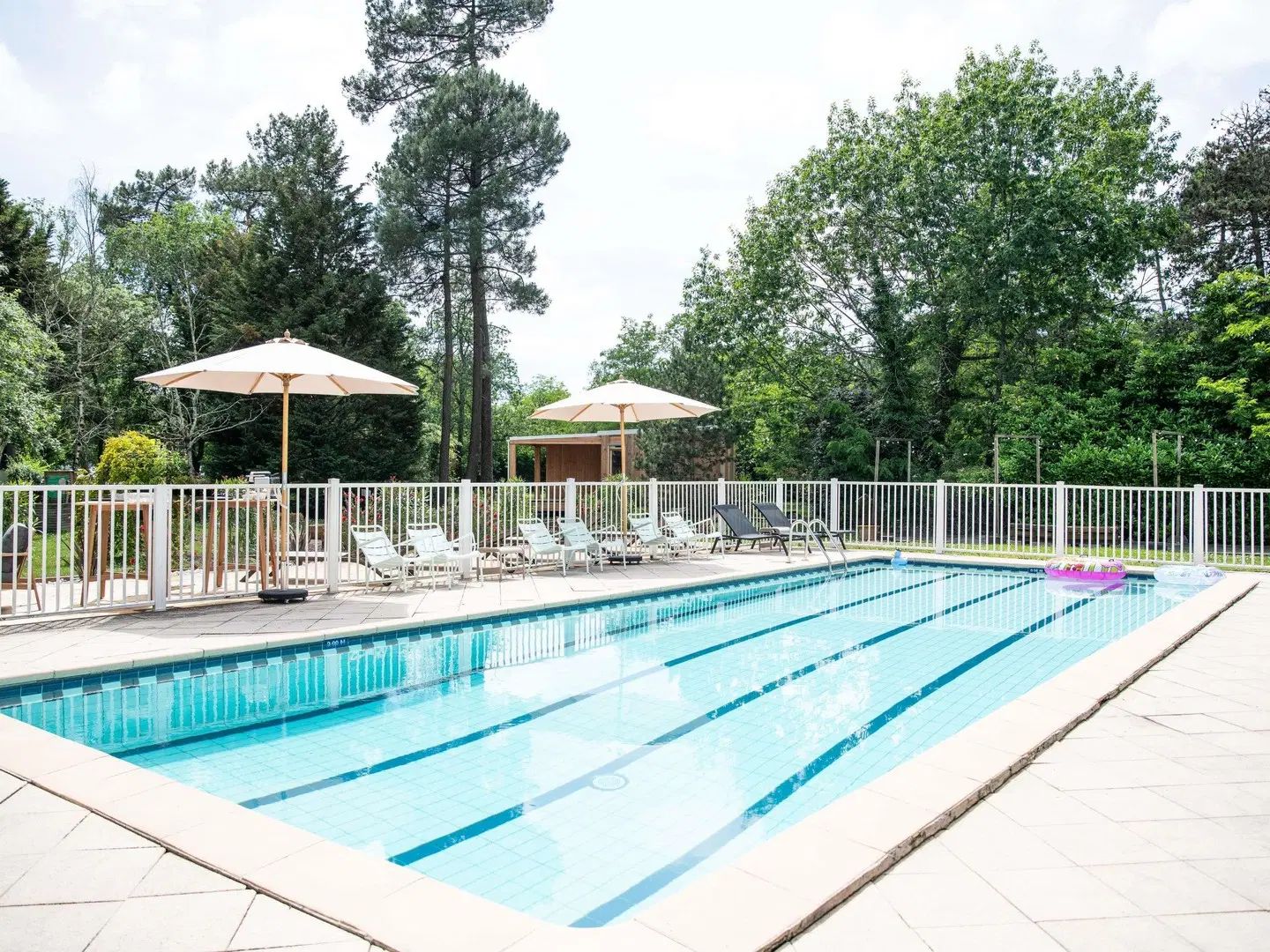Novotel Bordeaux Airport Hotel OUTDOOR_POOL